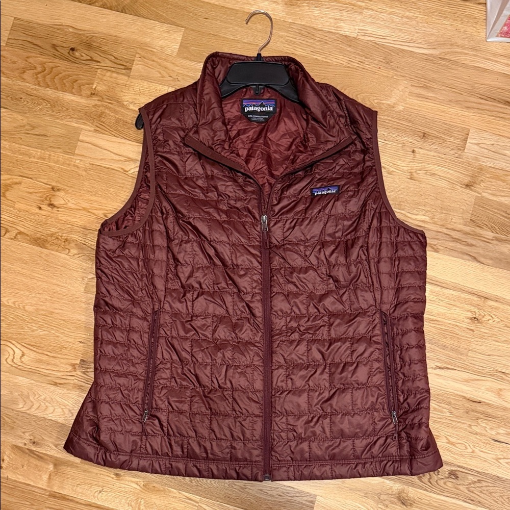 Patagonia Women's Quilted Vest - Burgundy size XXL packable style